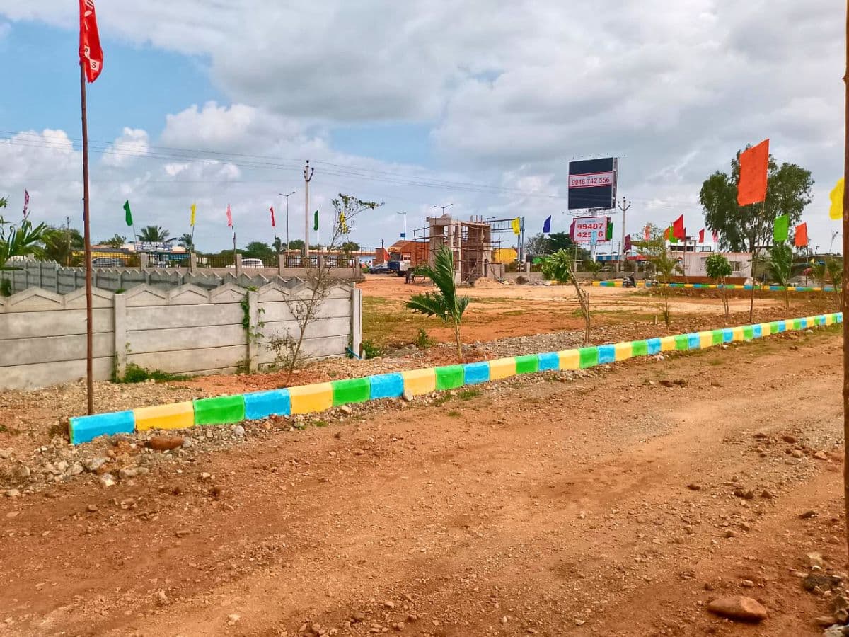 Golden Terra plots near NH-44